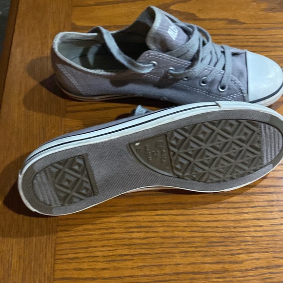 Converse(Women’s) - Picture 2 of 3